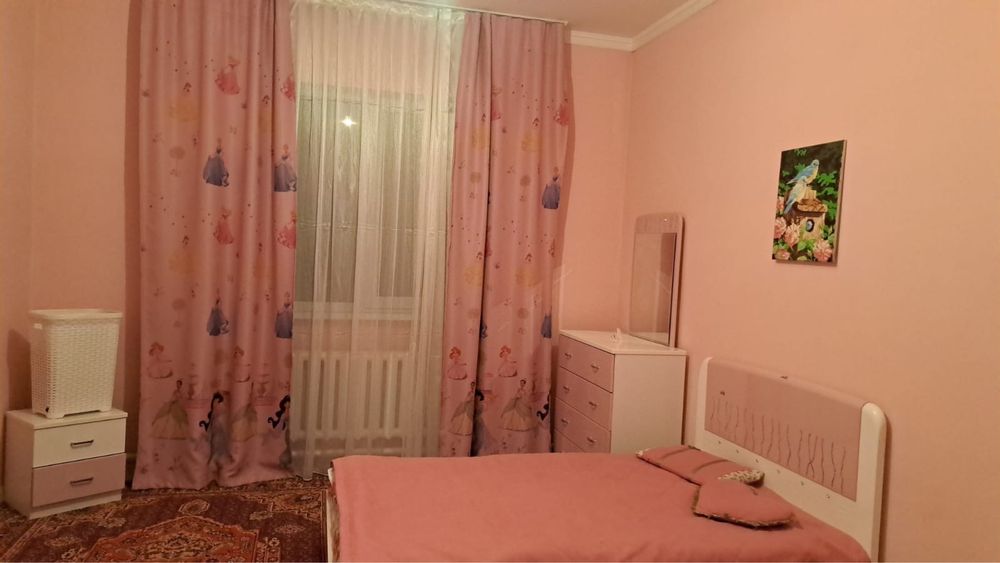 Детская для девочки в отличном состоянии