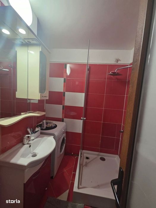 Inchiriez 3 camere Grivitei Onix pet friendly