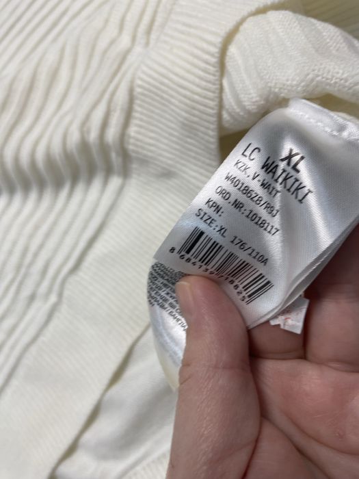 Свитер новый LC WK