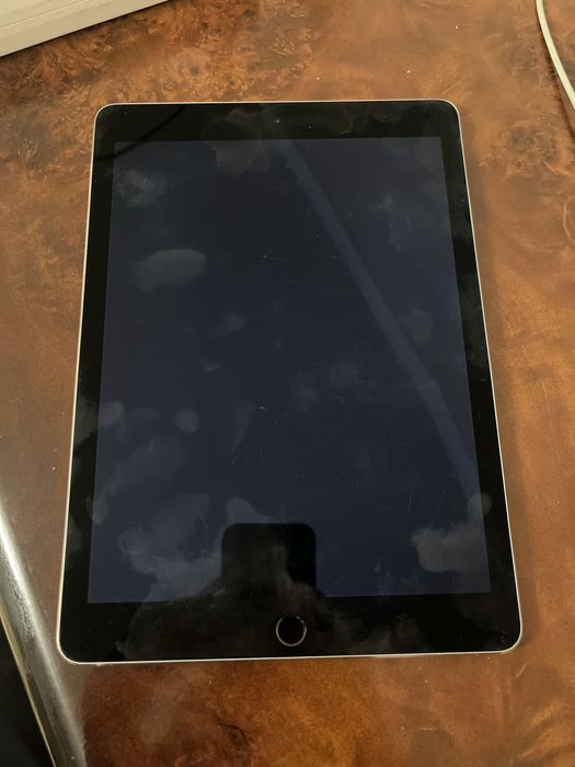 Продам айпад в хорошем состоянии