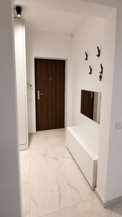 Inchiriez apartament 2 camere ,58mp + gradina 100mp
