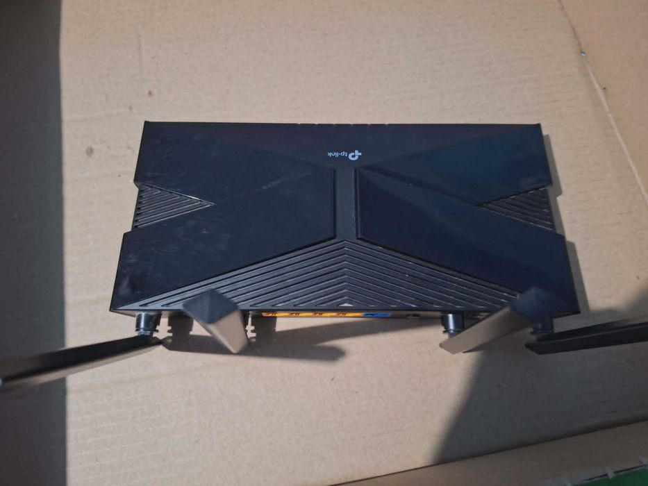 Vând router wireless TP-Link AX1500, în stare foarte bună