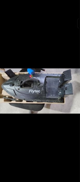 Vand barcuța pescuit +3 motoare de rezerva!