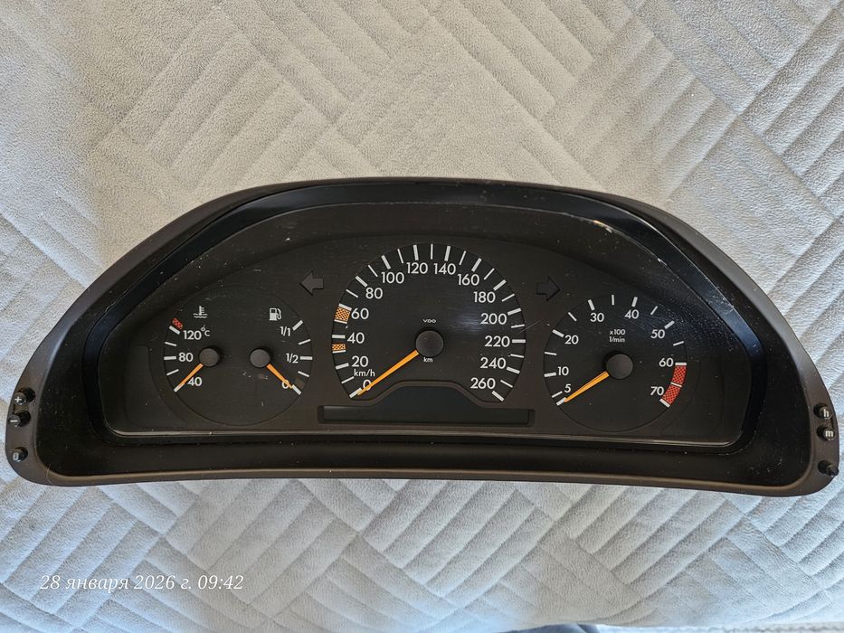 Щиток приборов на W210