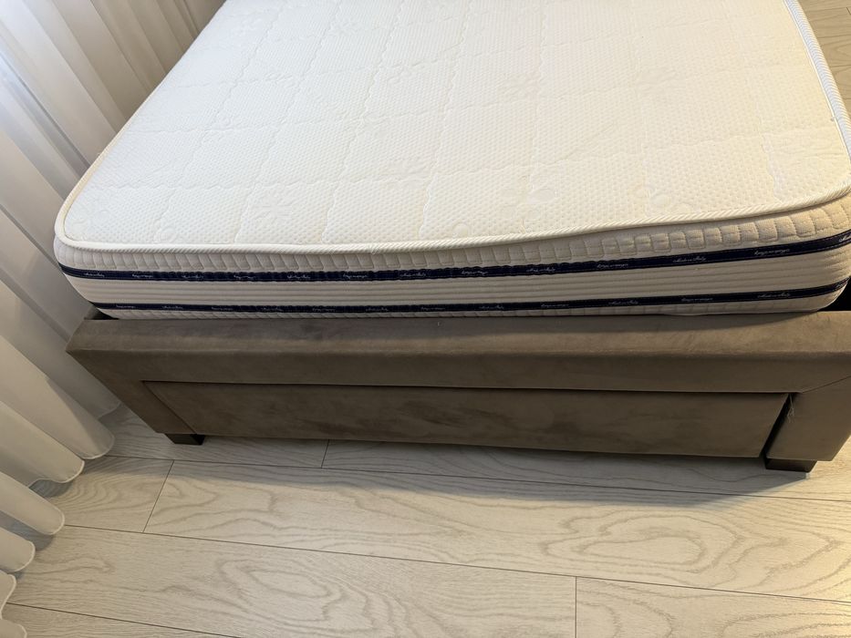 Pat tapitat MOBEXPERT , somiera si 3 sertare model Selanik  plus bonus