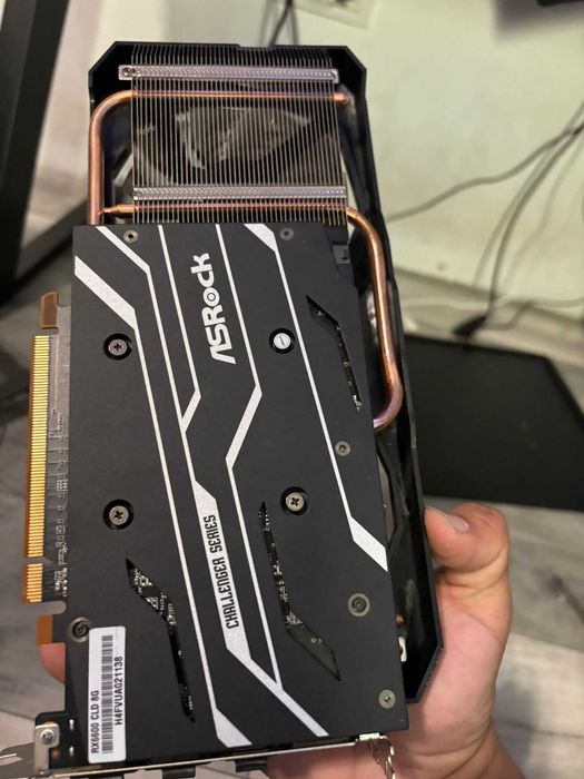 Vând / Schimb placă Video (AsRock) AMD Radeon RX 6600