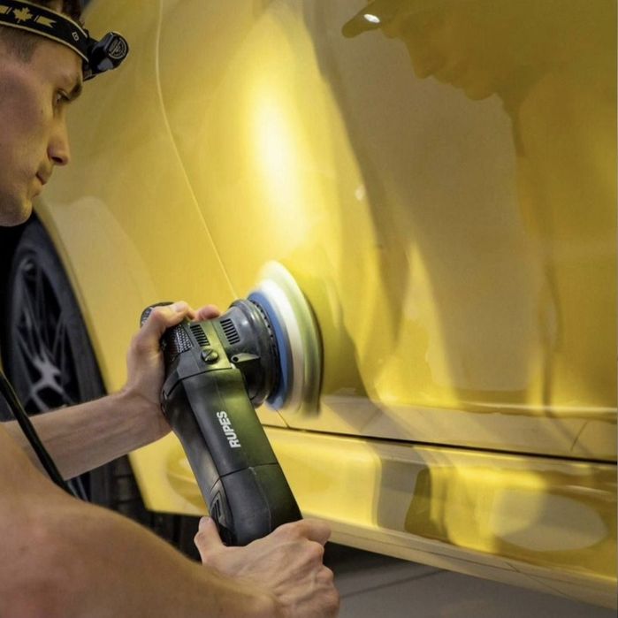 Оклейка автомобиля пленкой.