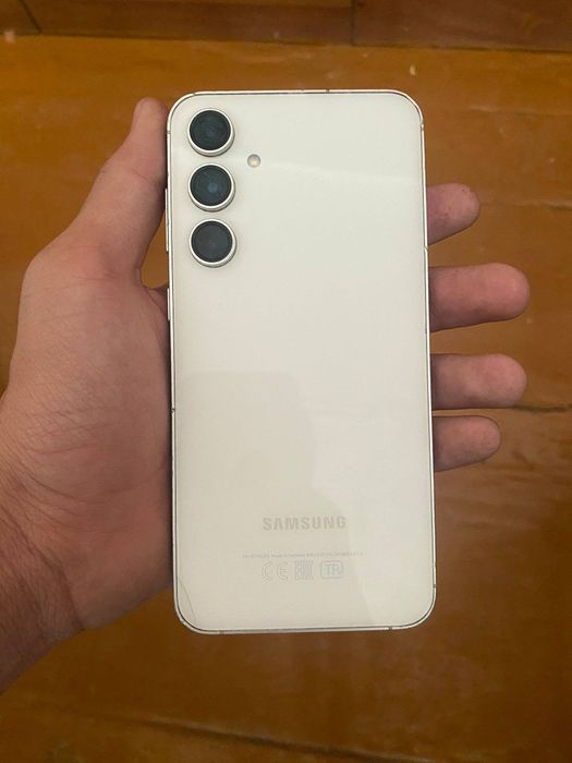 Срочно продаётя Samsung S23 FE