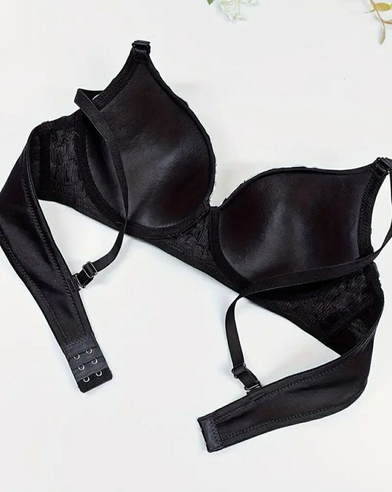 Бюстгальтер в стразах 85В