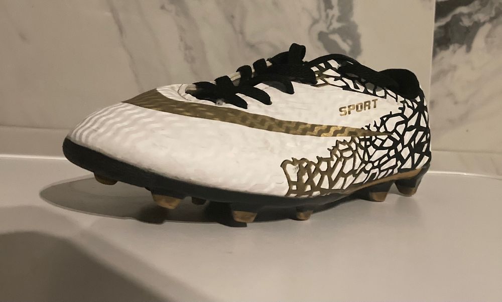 Бутсы для футбола.