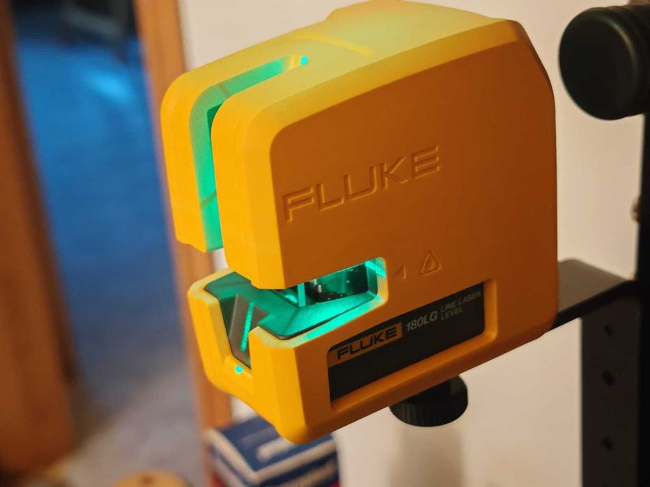 Fluke 180LG nivelă laser profesională cu 2 linii și fascicul verde ( NOU )