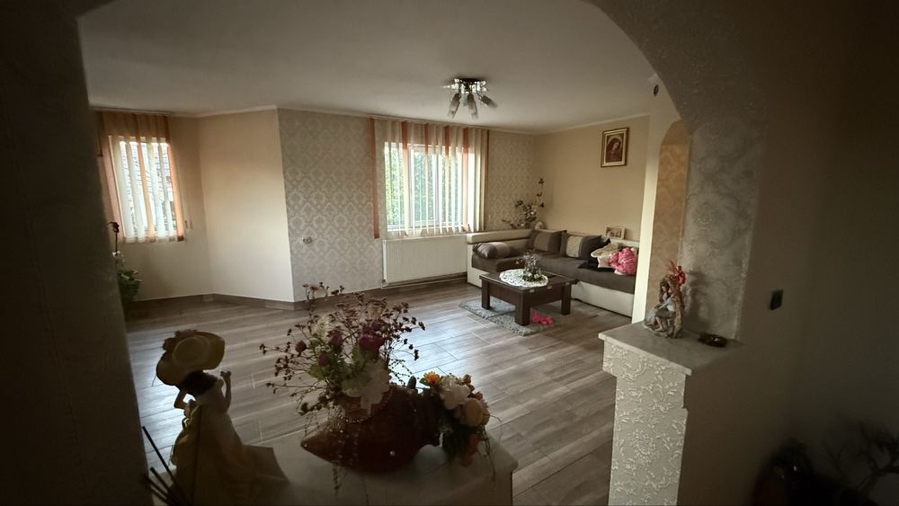 Vand casa pe strada Valea Codorului nr.30