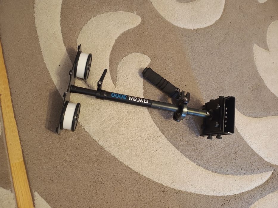 Stabilizator video (gimbal mecanic) Flycam 3000- citeste descrierea