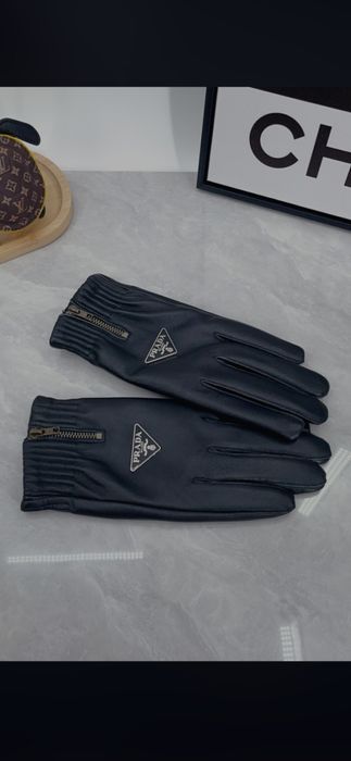 Mănuși Prada, model 2026