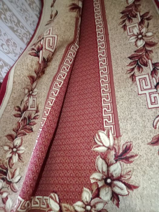 Продам ковёр 2×3