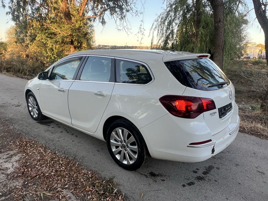 Opel Astra J 1.7 CDTi / 1.4i 2011 г. на части