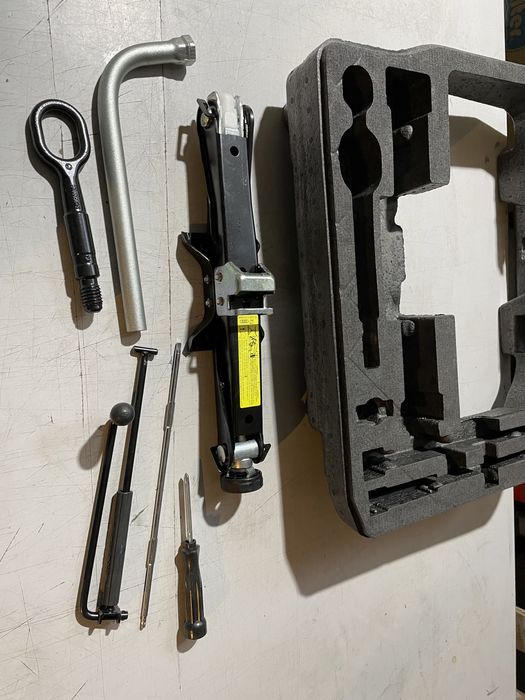 Cric original Audi A4 A5