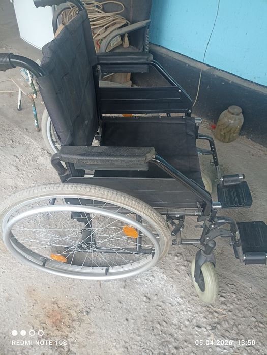 Коляска инвалидная.