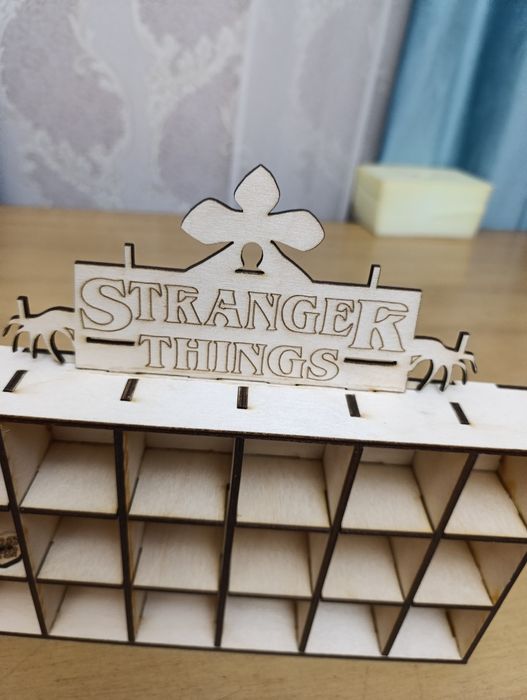 Подставка очень странные дела