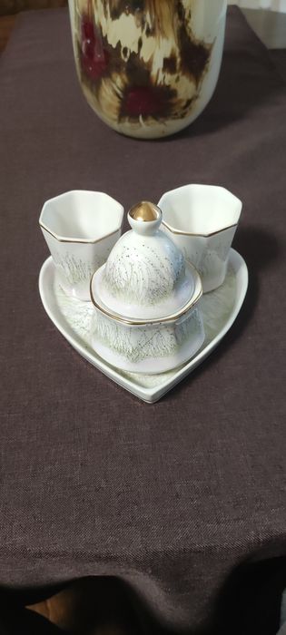 Комплект чаши за кафе със захарница, подходящ за Свети Валентин