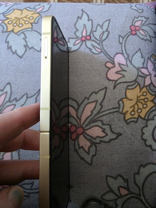 Vănd telefon Samsung Flip Z6