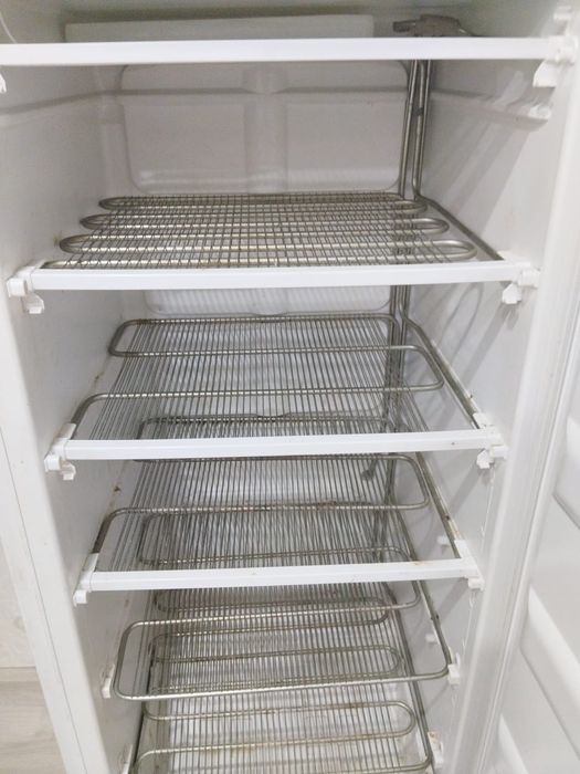 Продам морозильник