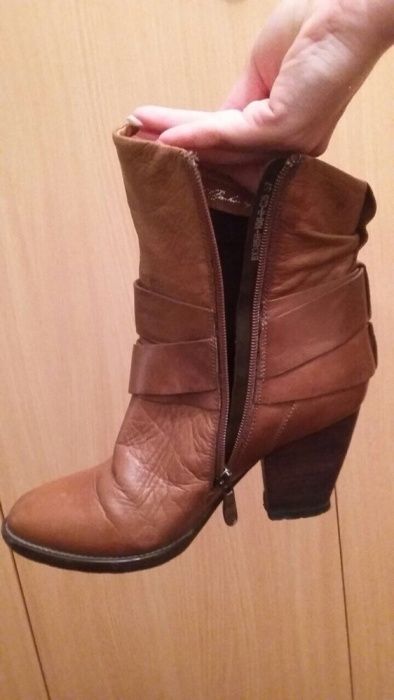 Продам кожаные сапожки