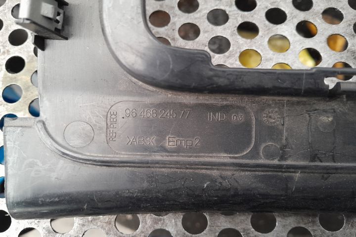 Consola centrala 9646824577 Peugeot 407 1 [2004 - 2010] Coupe 2.7 HDi