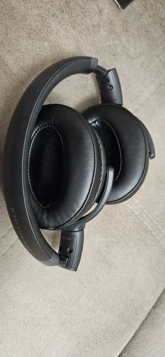 Продават се слушалки Sennheiser HD 4.40BT