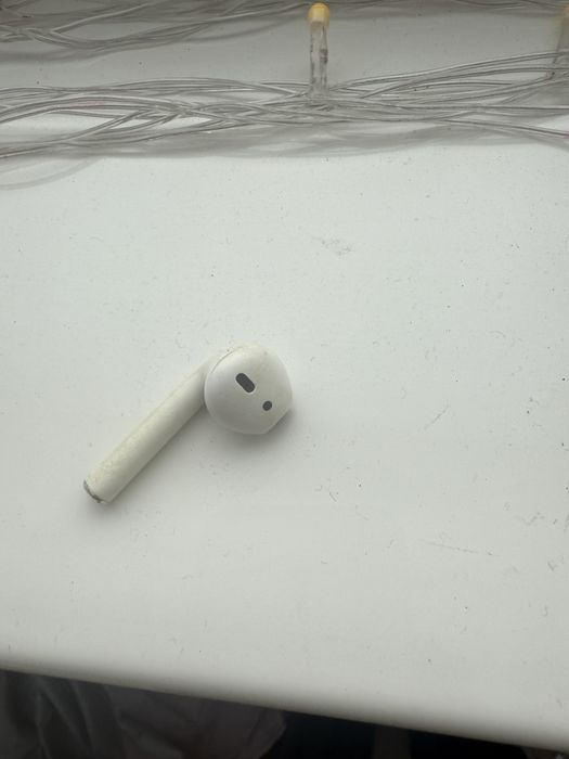 левый наушник airpods оригинал