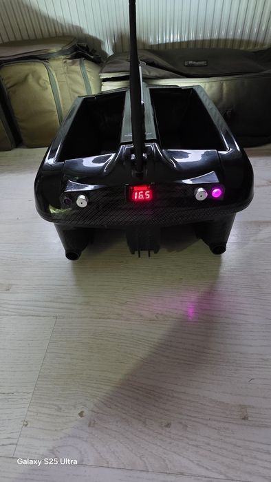 CarpLounge Rt4 лодка за захранка