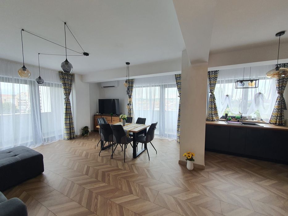 Apartament 3 camere in Prima Panorama