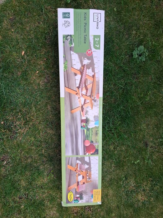 Детска маса с пейки