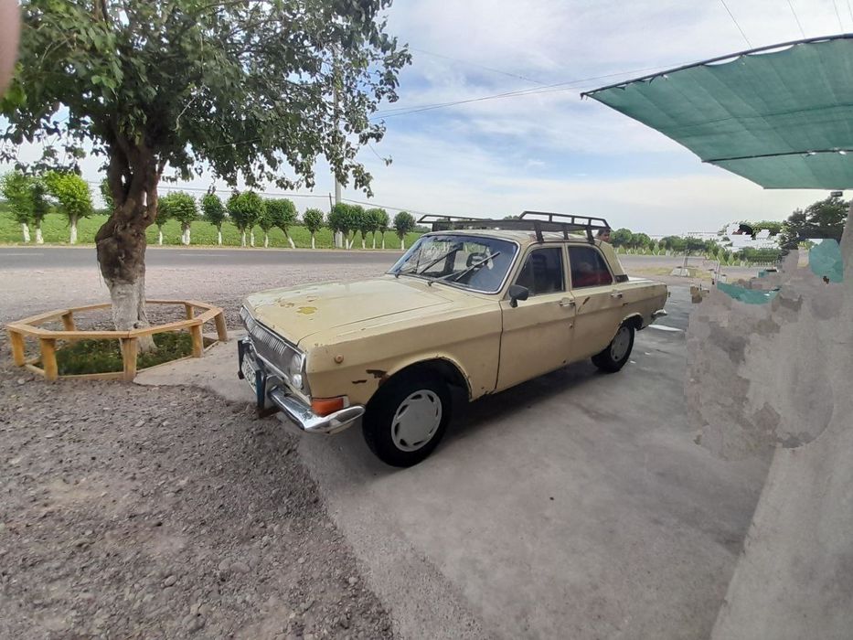 Продаётся срочно Волга газ 2401