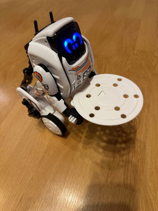 Детска играчка робот с дистанционно управление