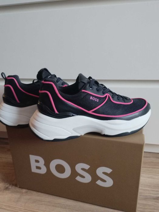Нови сникърси BOSS - 41 р-р