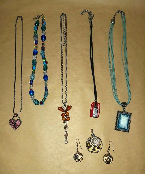 Колиета и огърлици