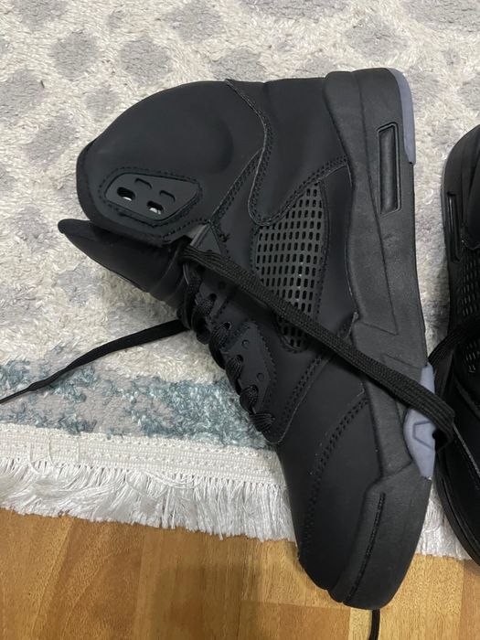 кроссовки со стилем Jordan 5