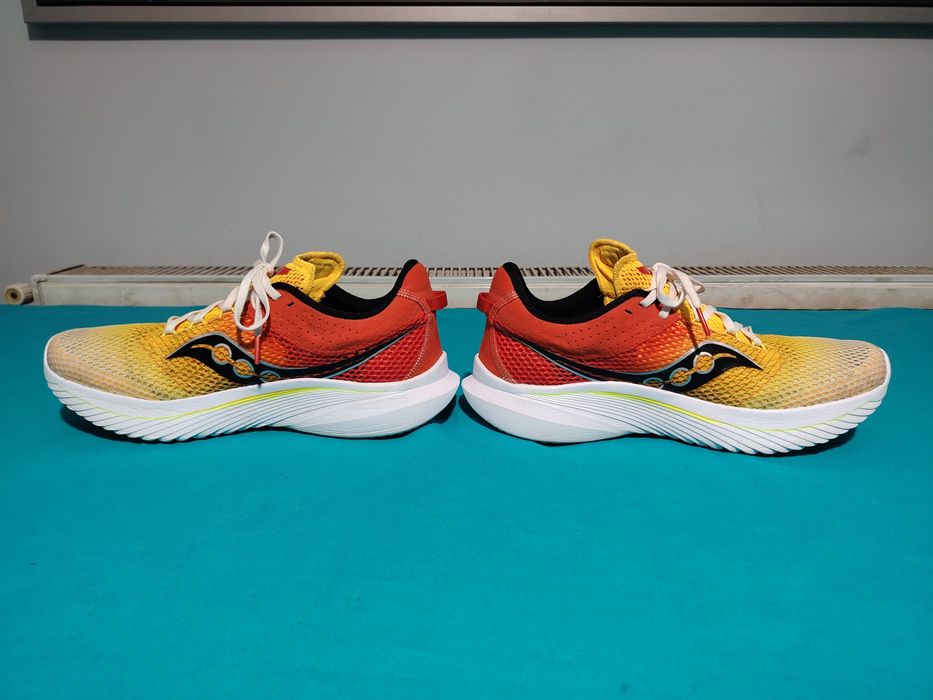 Saucony KINVARA 14 adidași alergare mărimea 44,5, interior 28,5 cm.
