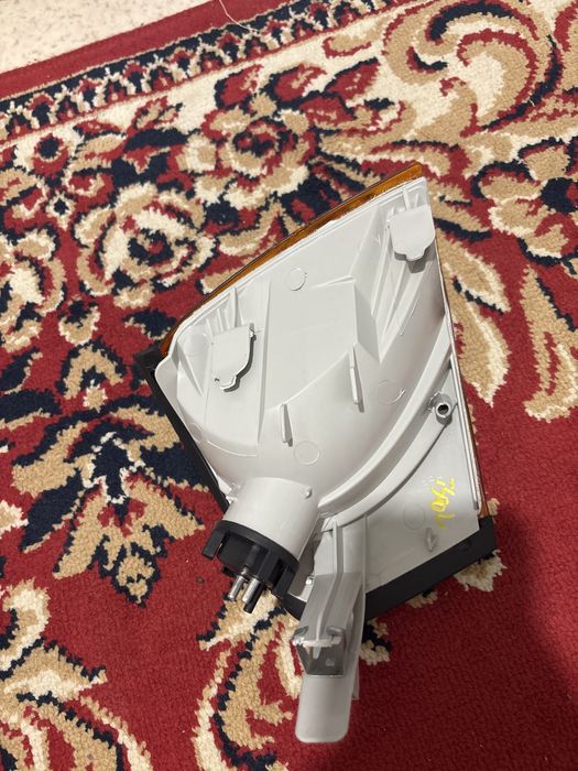 Поворотник на Мерседес 202 кузов