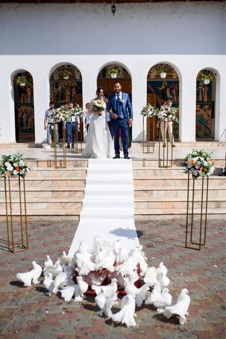 Vând Cort eveniment si aranjamente florare