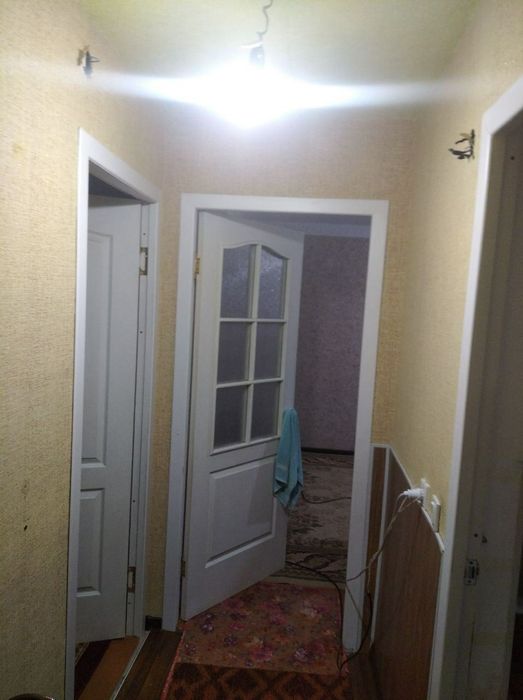 Продается 3 комнатная квартира. Этаж 1.  Радуга.