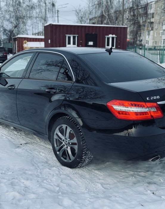 Mercedes-benz E200,2010 года
