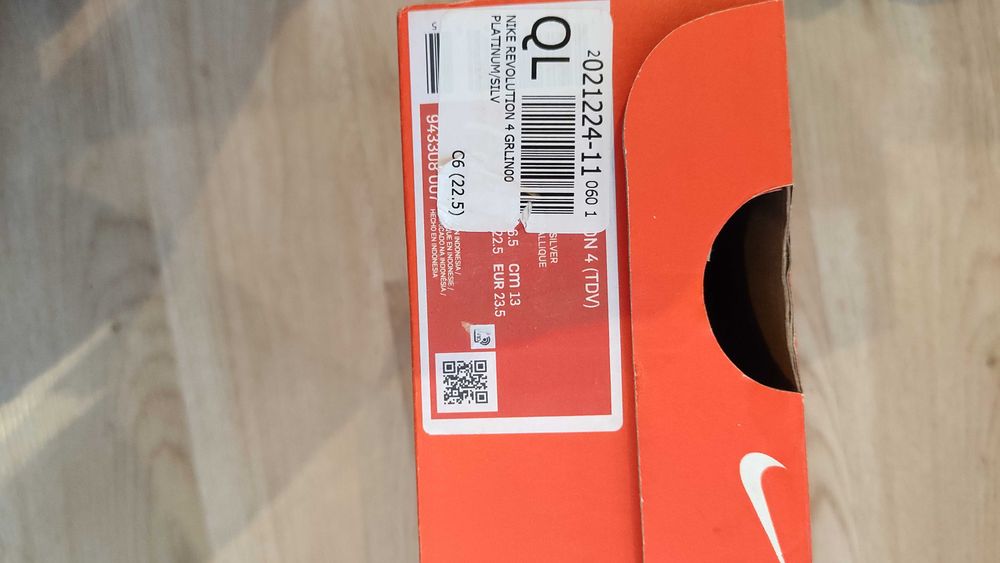 Детски маратонки Nike revoluton 4-23,5 размер