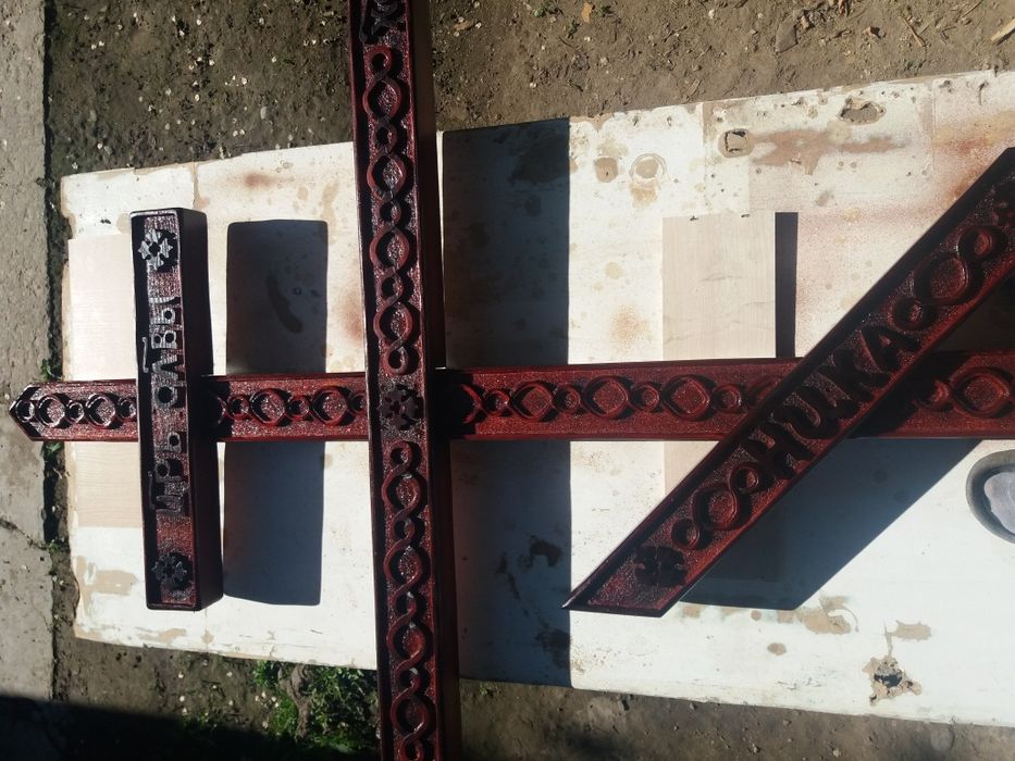 Крест надгробный