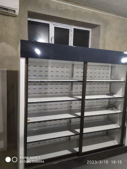 Витринные холодильник