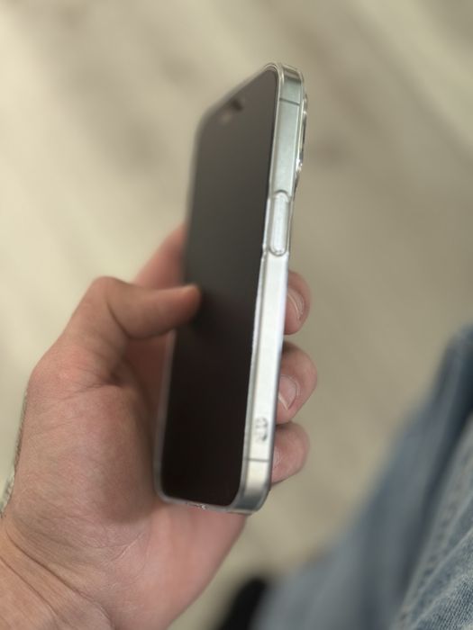 Продам iPhone 15 PRO 256 gb