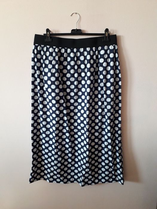 Fusta de vara,  lunga  .