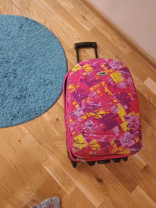 Куфар с колелца за момиче