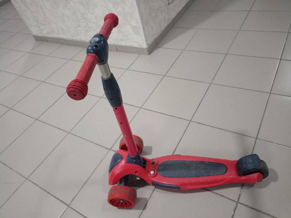 Продам Самокат музыкальный